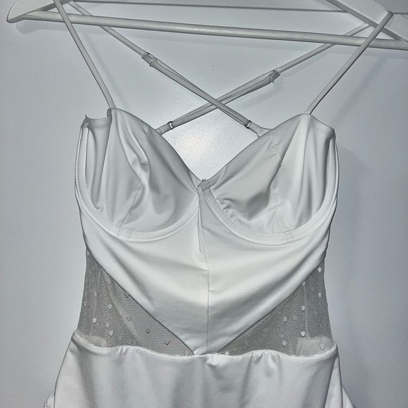 WHITEFOX Bodysuit - Picture 2 of 5